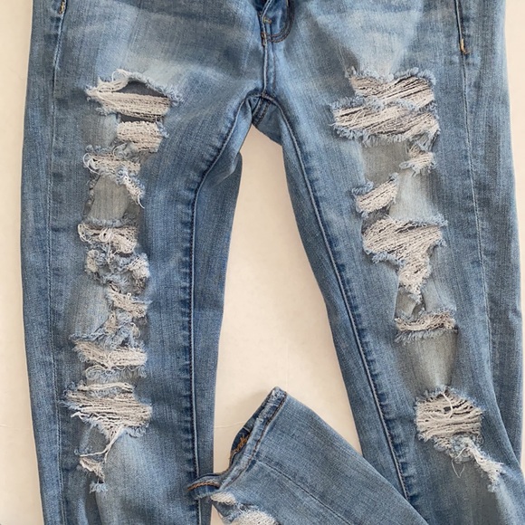 American Eagle Destroyed Jeggings - Picture 2 of 8